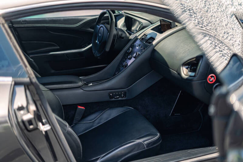 2014 Aston Martin Vanquish