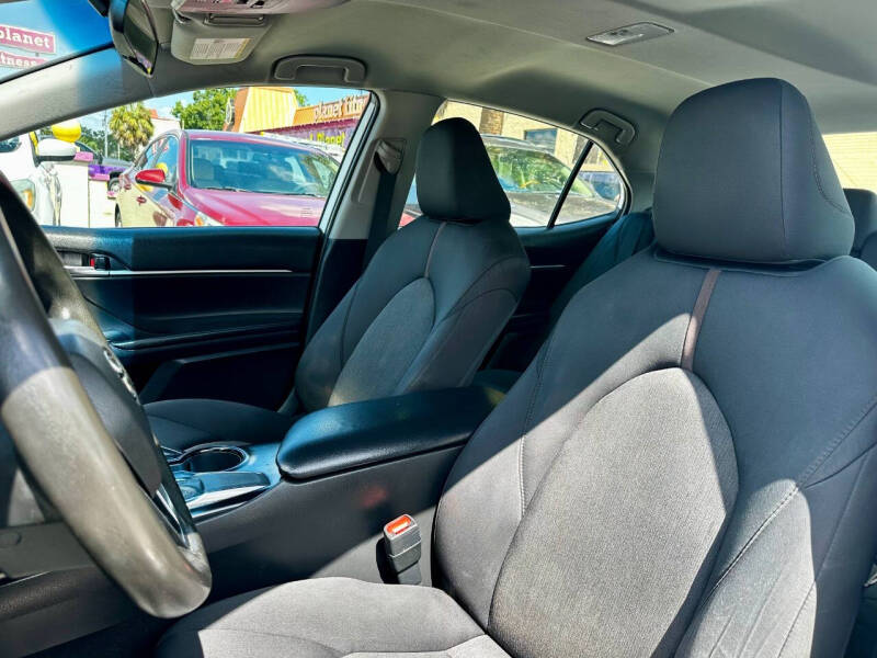 2019 Toyota Camry LE
