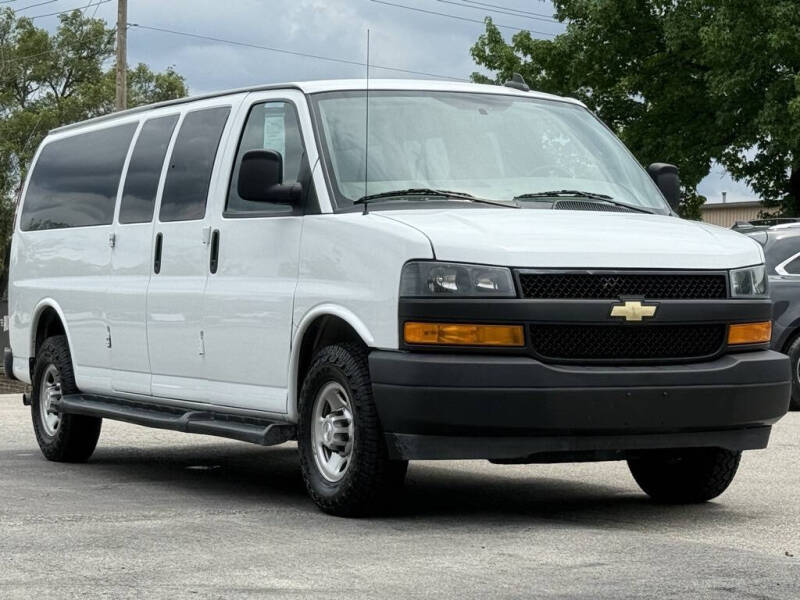 2022 Chevrolet Express LS 3500