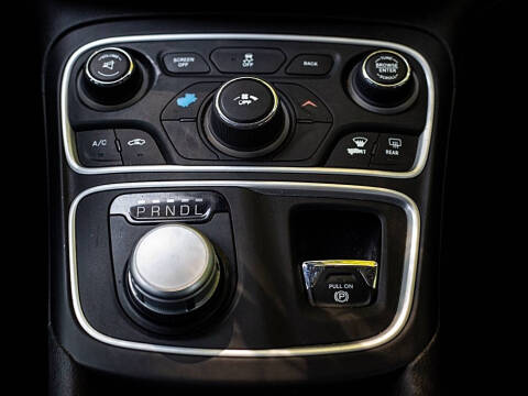 2017 Chrysler 200 Limited Platinum