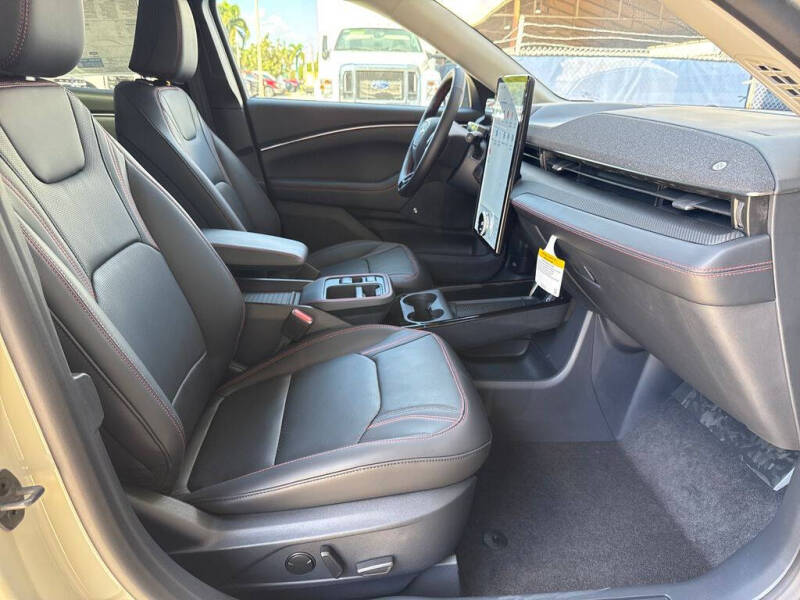 2025 Ford Mustang Mach-E Premium