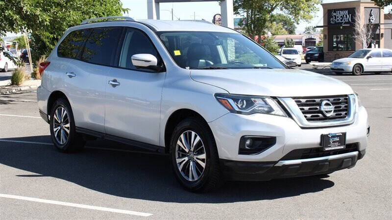 2020 Nissan Pathfinder SL 4WD's photo
