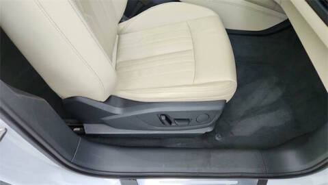 2022 Audi e-tron quattro Premium