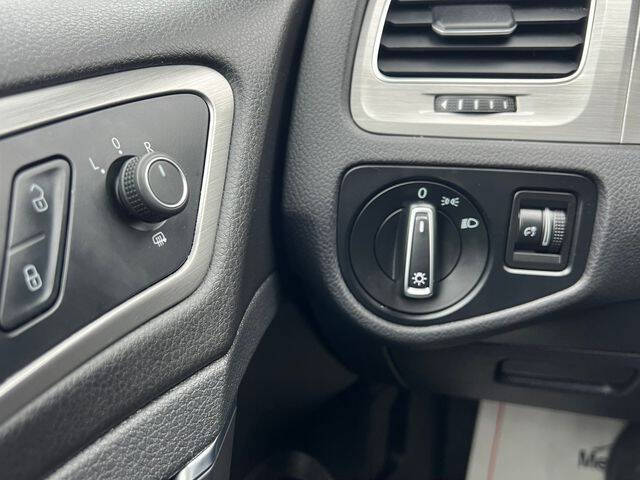 2017 Volkswagen Golf SportWagen