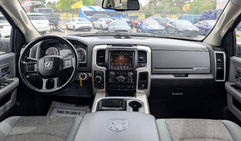 2016 RAM 1500 SLT
