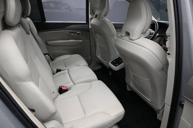 2025 Volvo XC90 B5 Plus Bright Theme
