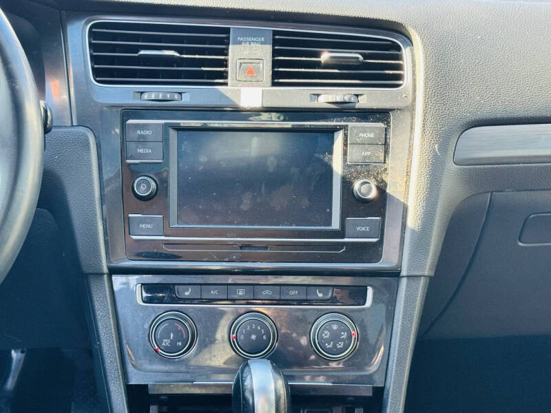 2021 Volkswagen Golf TSI