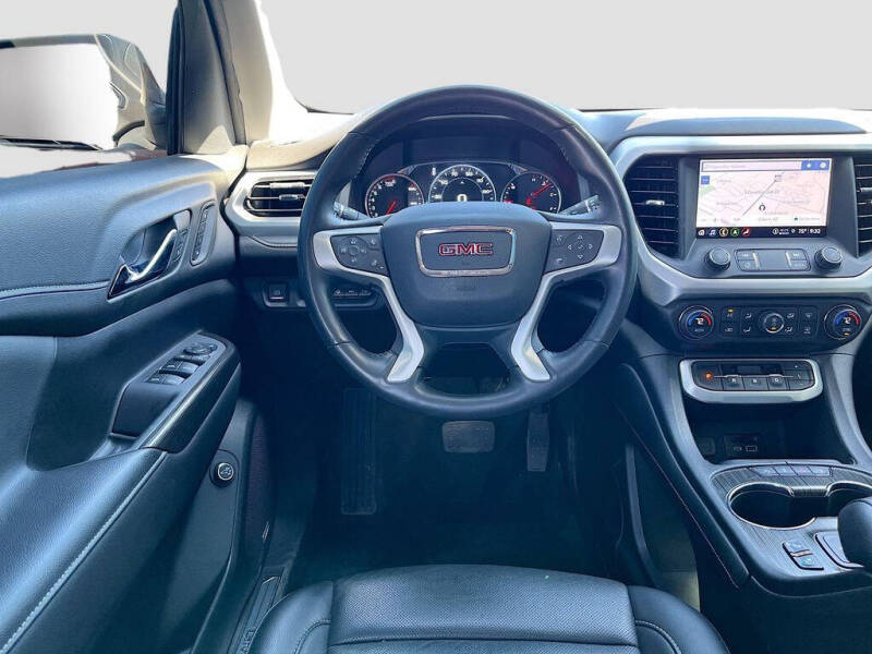 2022 GMC Acadia SLT