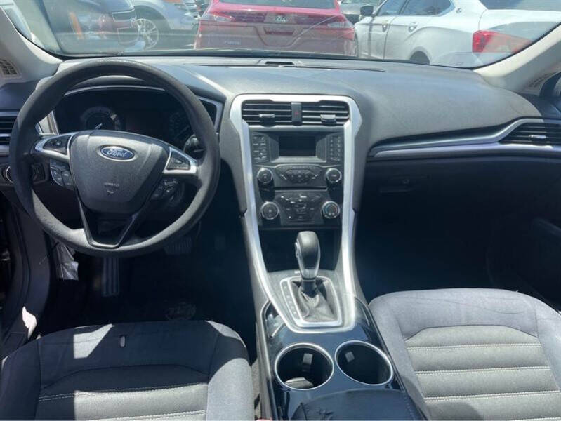 2013 Ford Fusion SE