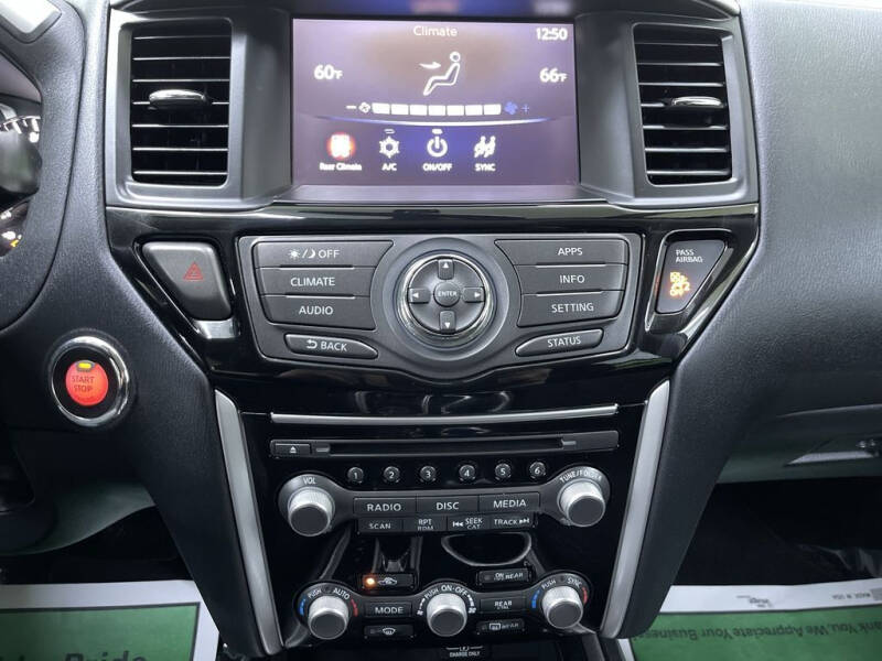 2020 Nissan Pathfinder SV