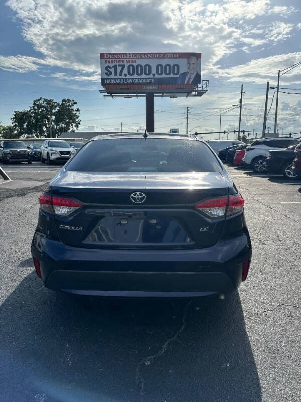 2022 Toyota Corolla LE