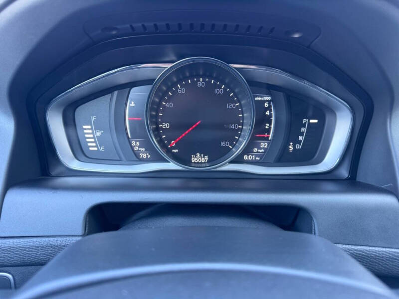 2015 Volvo XC60 T5 Drive-E Premier