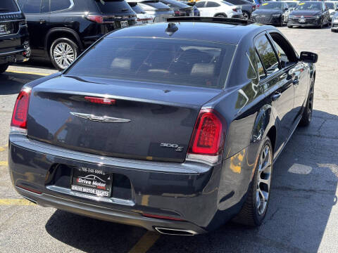 2018 Chrysler 300 S