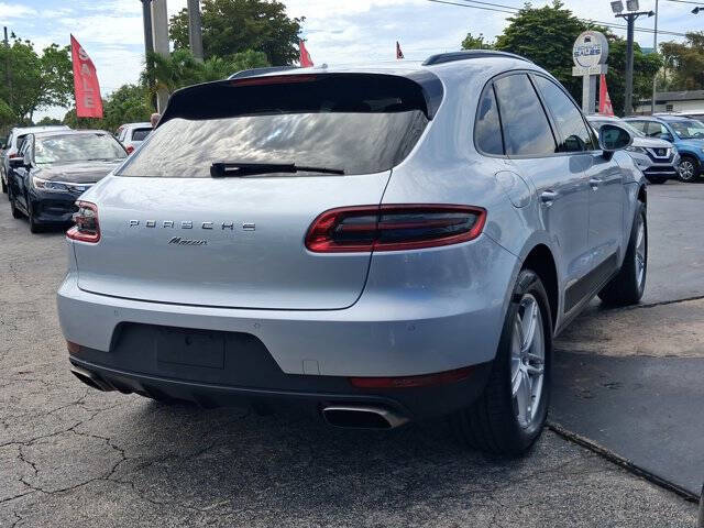 2017 Porsche Macan