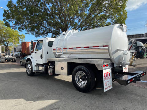 2025 Freightliner M2 106