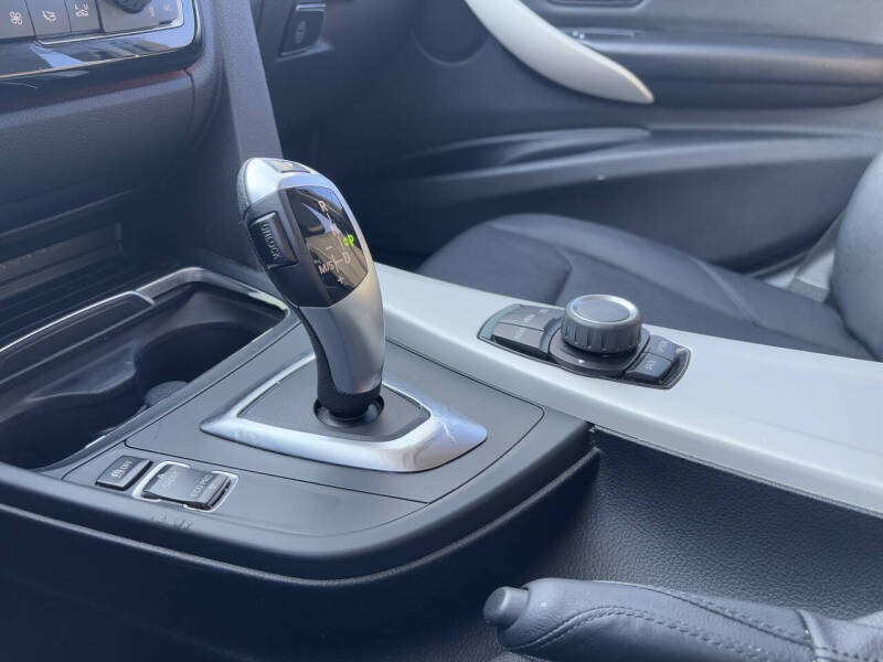 2017 BMW 3 Series 320i