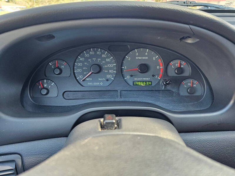 2003 Ford Mustang Deluxe