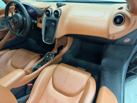 2017 McLaren 570GT