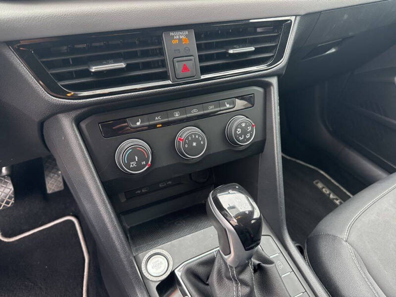 2022 Volkswagen Taos SE 4Motion