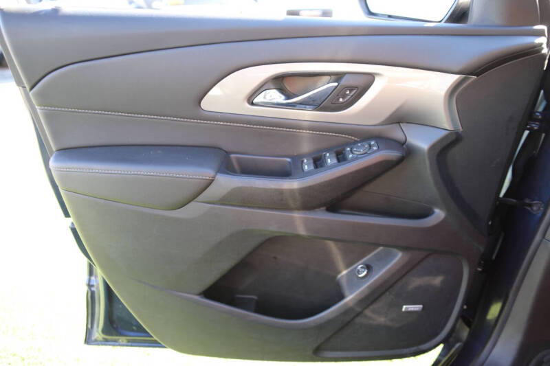 2022 Chevrolet Traverse LT Leather