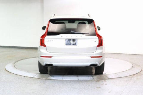 2016 Volvo XC90 T6 Momentum