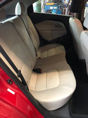 2012 Kia Rio 5-Door LX