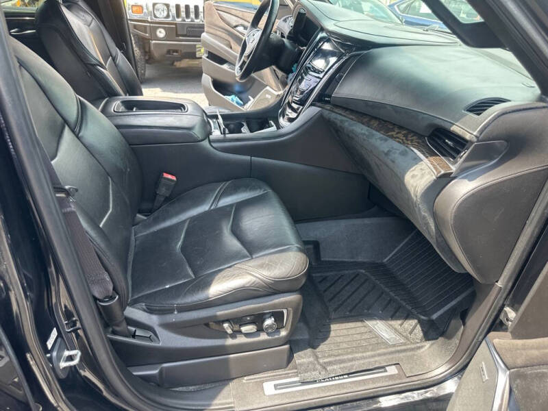 2016 Cadillac Escalade Platinum