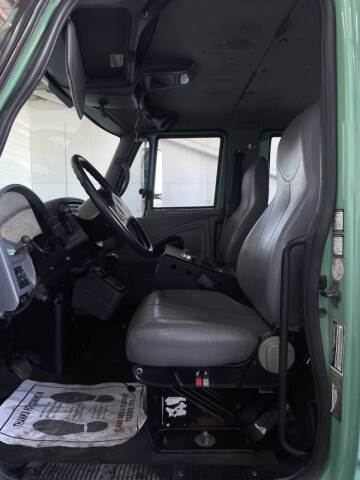 2004 International WorkStar 7400