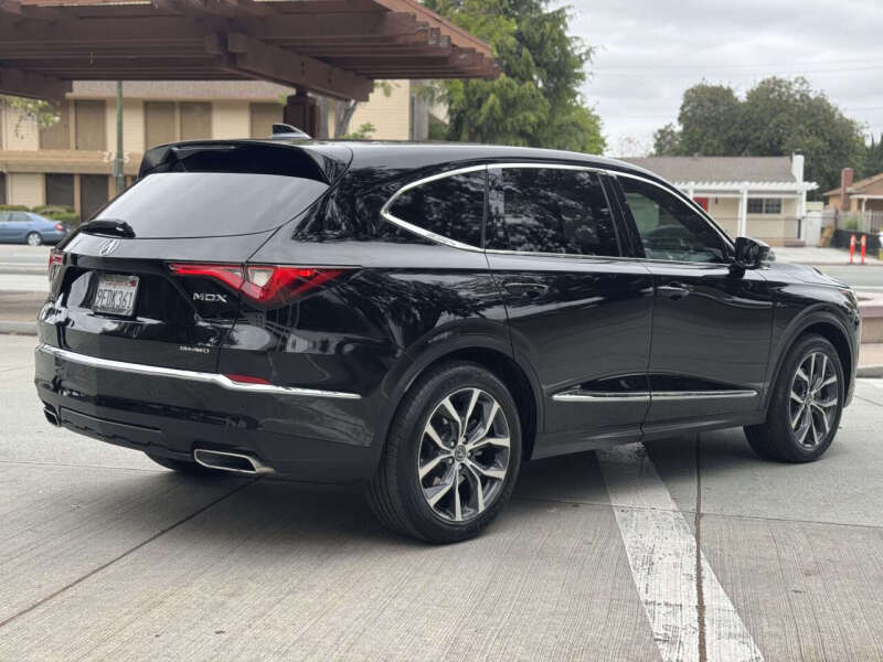 Image 4 of 2023 Acura MDX SH-AWD w/Tech