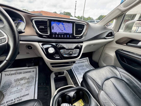 2017 Chrysler Pacifica Touring-L Plus