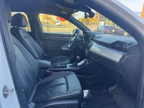 2021 Audi Q3 quattro Premium 40 TFSI