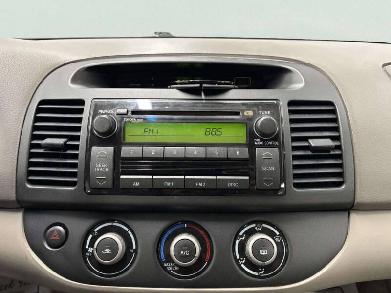 2005 Toyota Camry LE