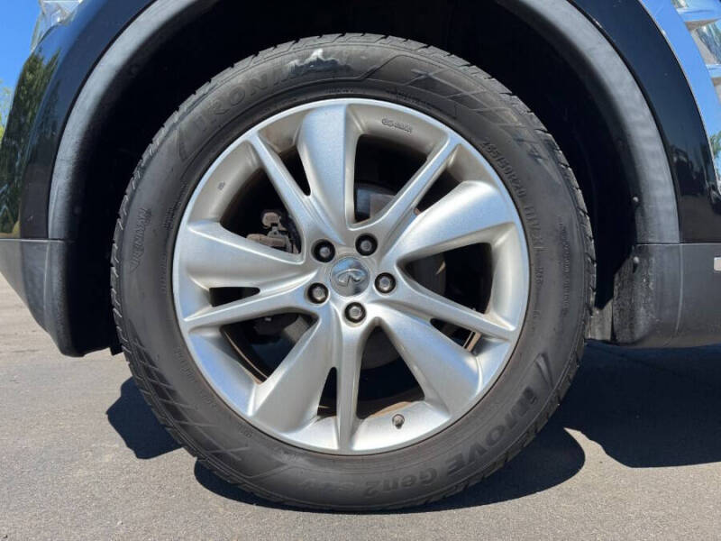 2012 Infiniti FX35