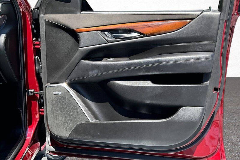 2016 Cadillac Escalade Luxury Collection