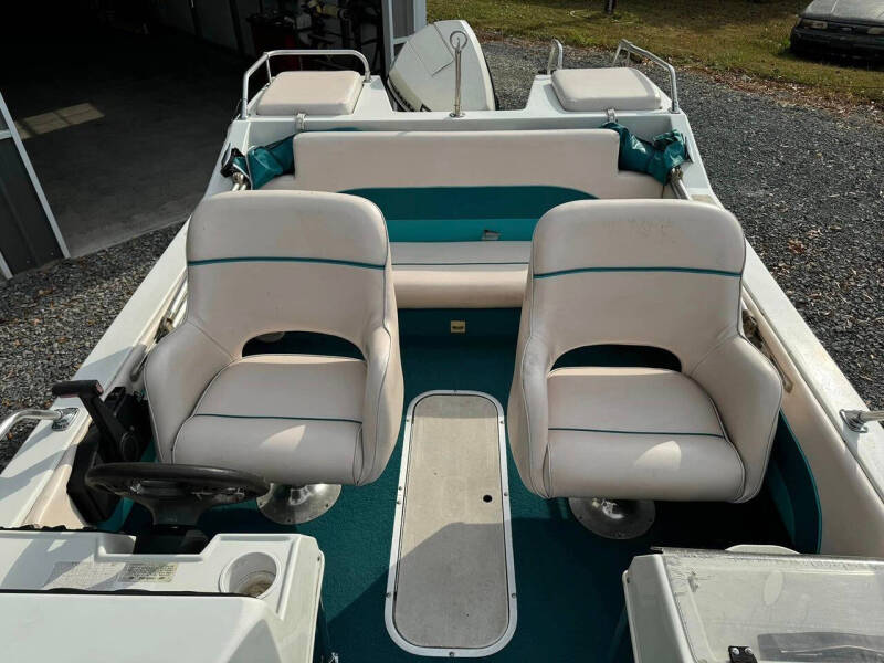 1997 Hurricane SunDeck Sport 185 OB