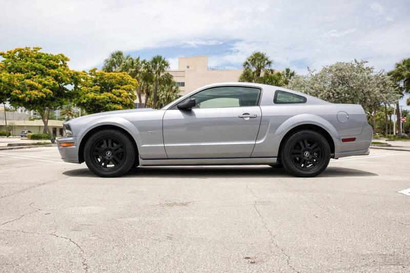 2006 Ford Mustang GT Deluxe