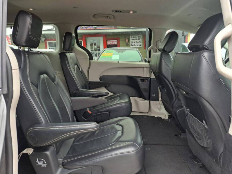 2022 Chrysler Pacifica Touring L