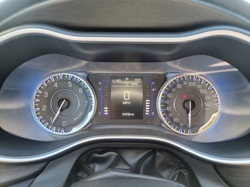 2015 Chrysler 200 LX
