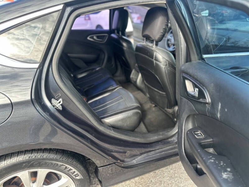 2016 Chrysler 200 Limited