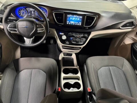2021 Chrysler Voyager L