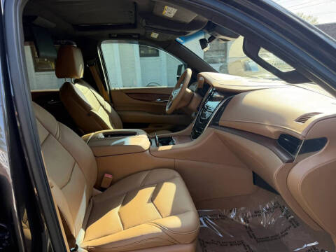 2017 Cadillac Escalade Platinum