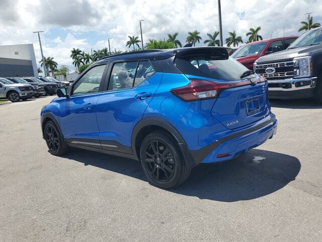 2022 Nissan Kicks SR