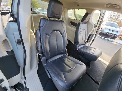 2020 Chrysler Pacifica Touring L