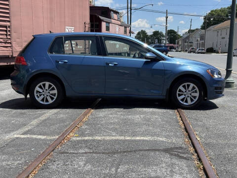 2016 Volkswagen Golf TSI S