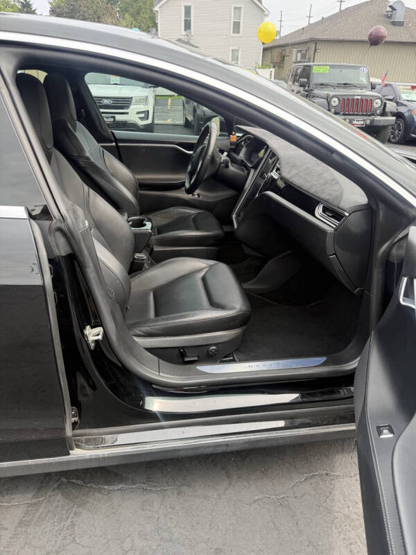 2016 Tesla Model S 70D