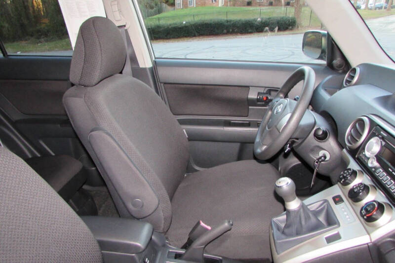 2010 Scion xB Base photo 30