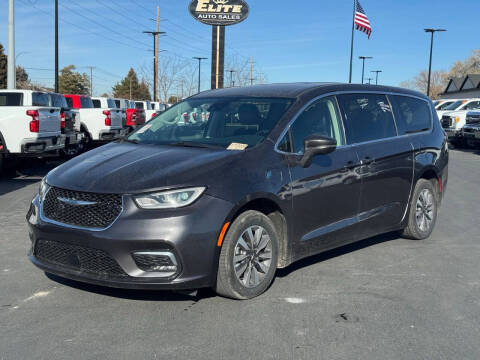 2022 Chrysler Pacifica Hybrid Touring L