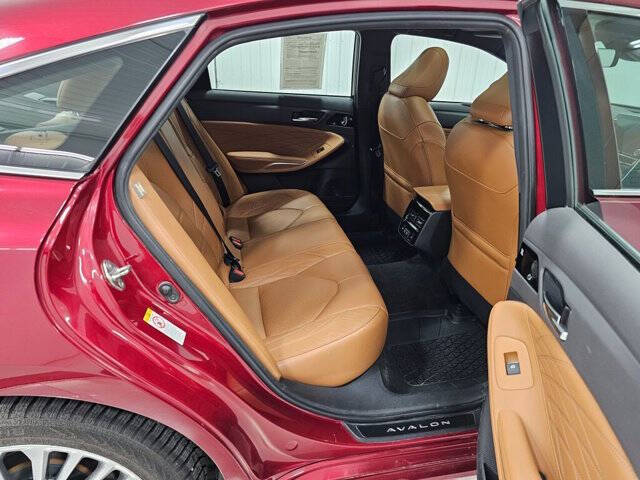 2019 Toyota Avalon XLE