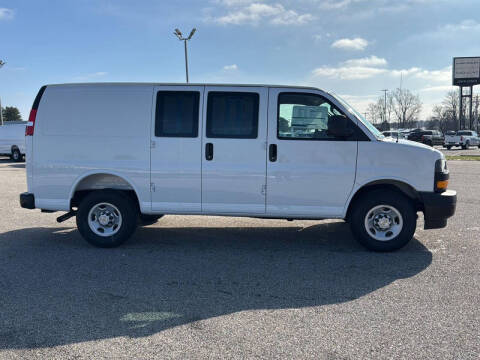 2025 Chevrolet Express 2500