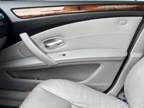 2010 BMW 5 Series 528i xDrive